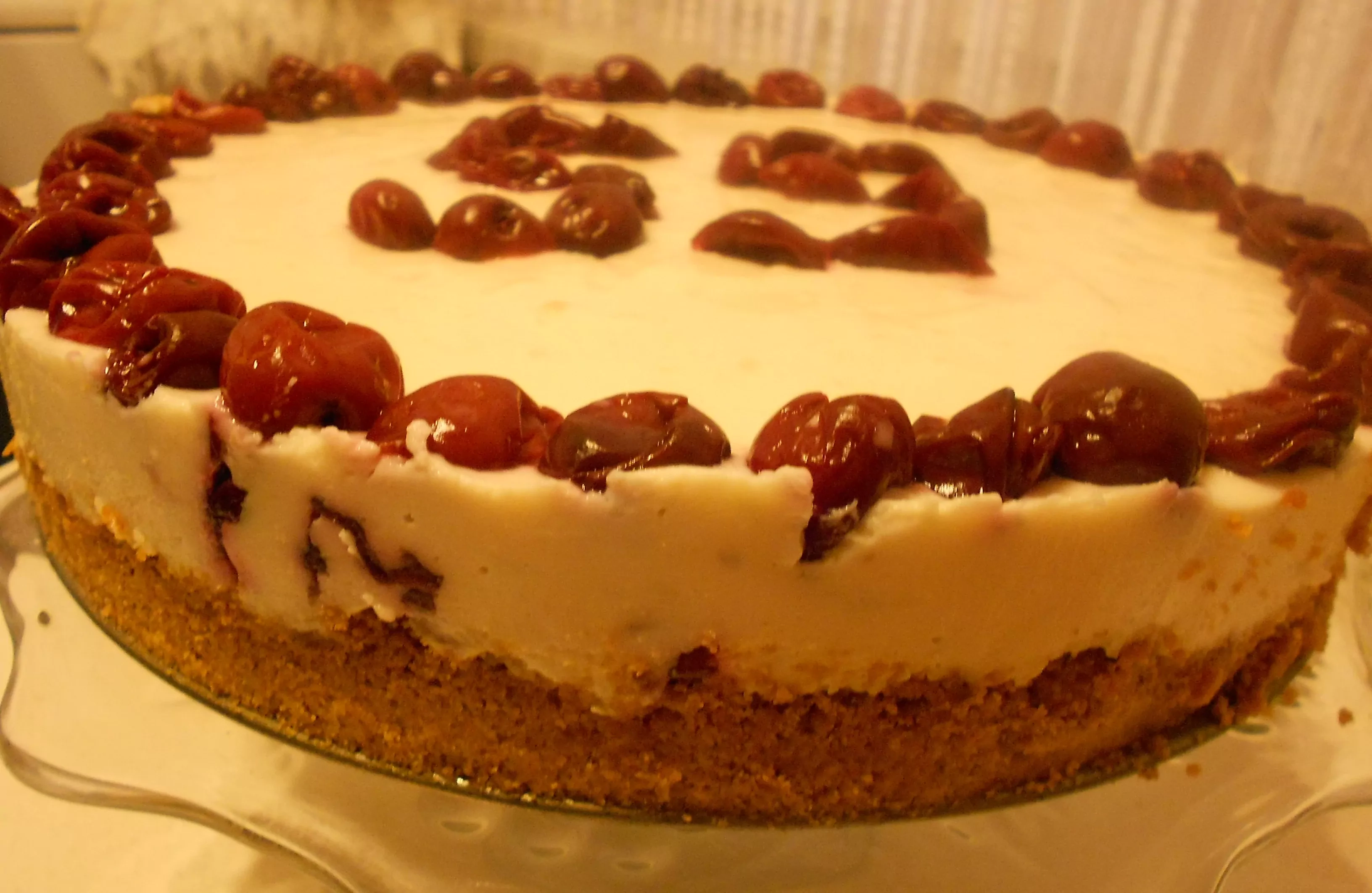 Lengviausias jogurtinis tortas su kondensuotu pienu ir uogomis