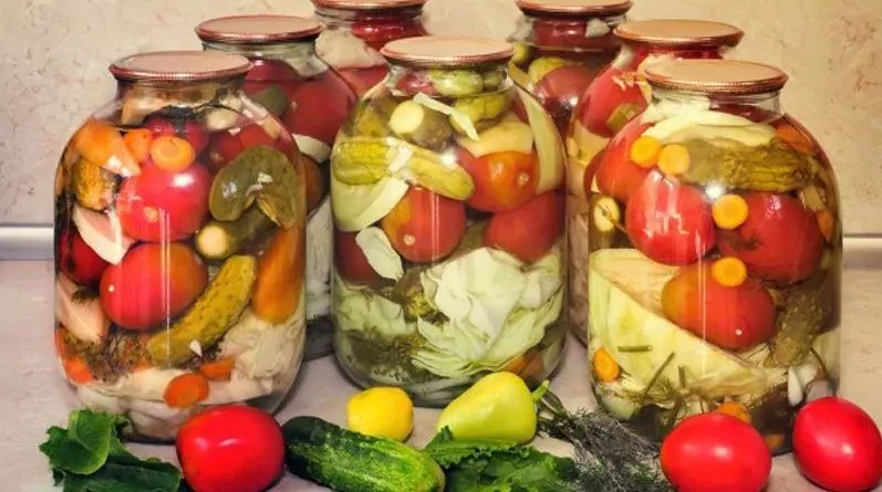 Laiko patikrintas konservavimo receptas. Daržovių asorti žiemai