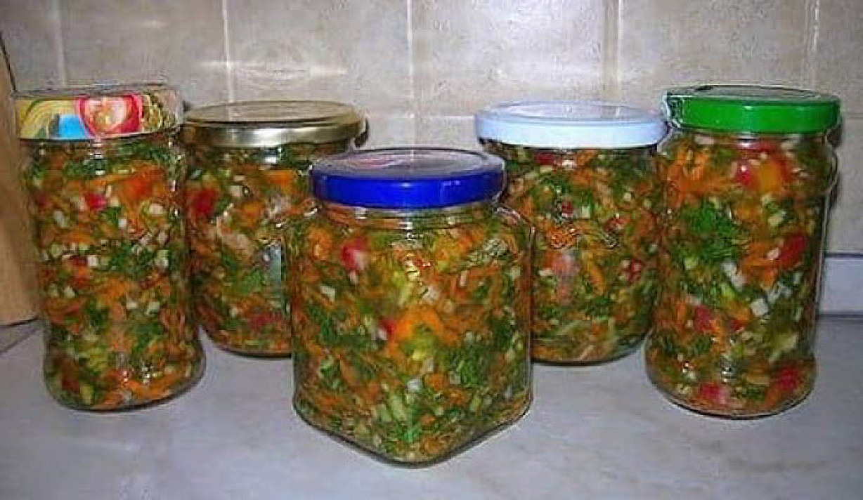 Konservuota daržovių sriuba: skanu ir žiemą, ir vasarą!