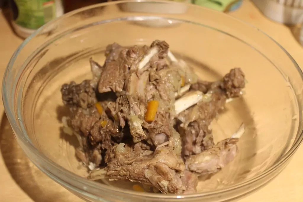 Sandras plovs ar jēra gaļu, sīpoliem un burkāniem