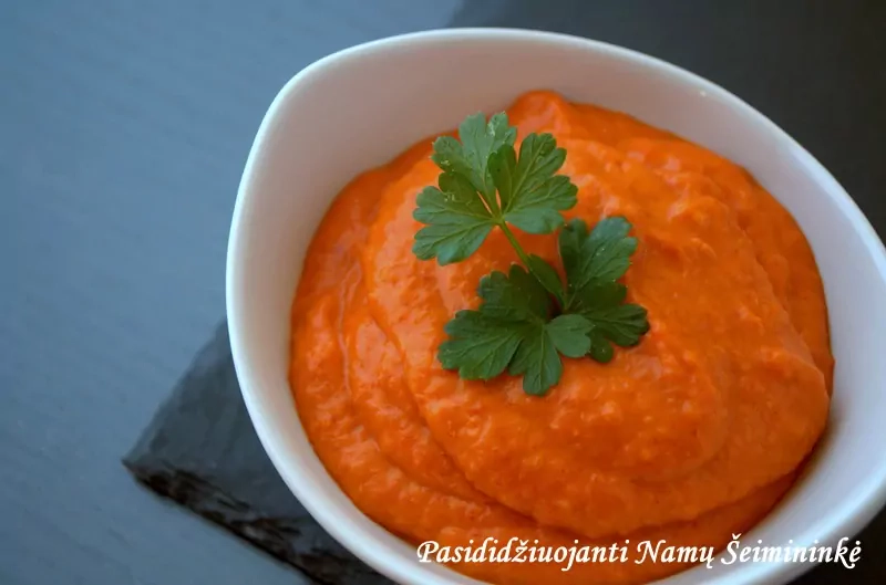 Pikantiškas padažas picoms, makaronams ir pyragėliams