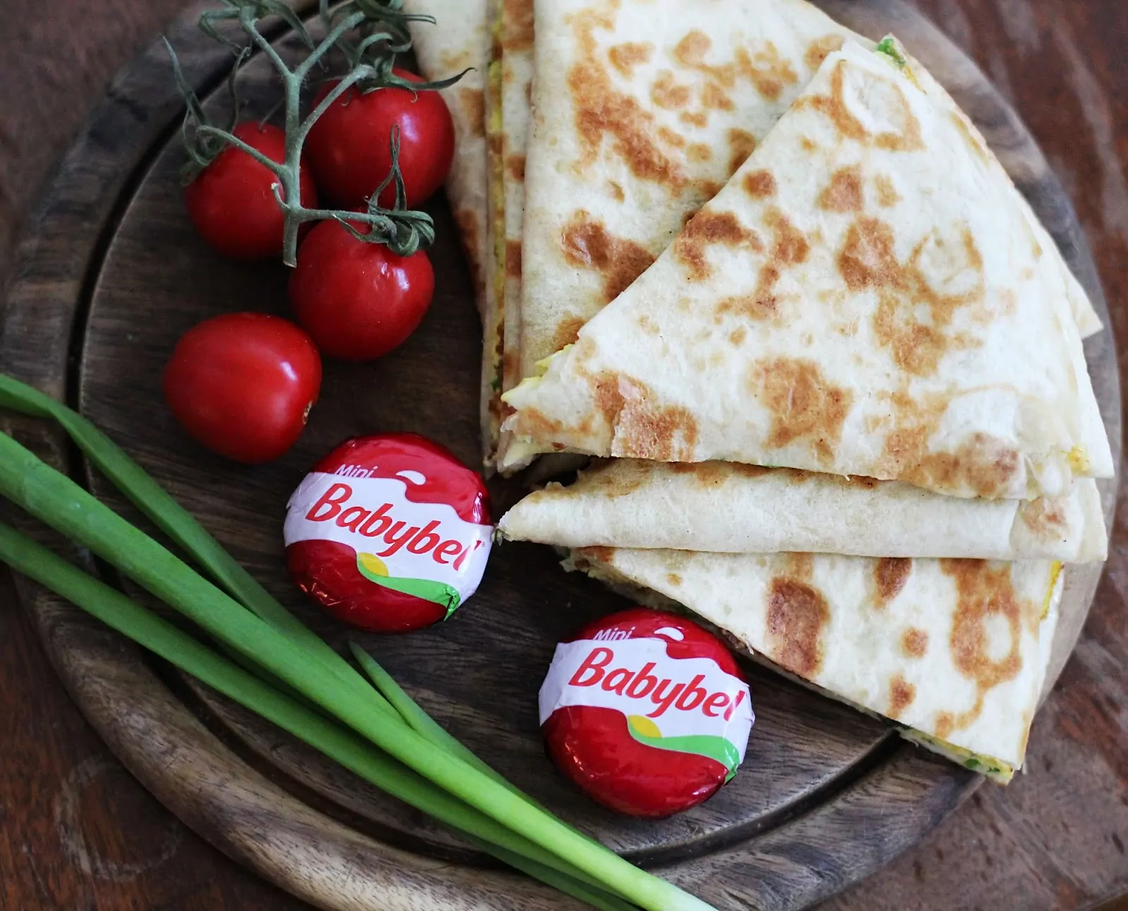 Tortilija su omletu, žalumynais ir sūriu