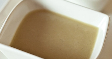 Vichyssoise - eine kalte Suppe aus Lauch, Kartoffeln und Sahne