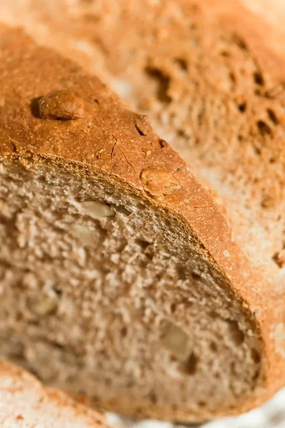 Walnuss Mandel Brot - Weißbrot mit Vorteig und Vollkornanteil