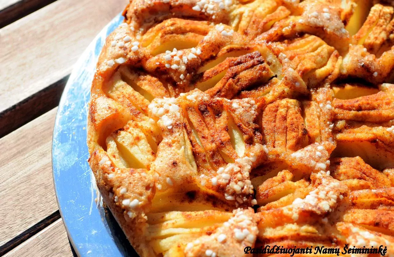 Daivos firminis obuolių pyragas - taps greitai gaminamu ir Jūsų šeimoje!