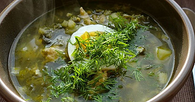 Rūgštynių sriubą (su vištienos krūtinėle)
