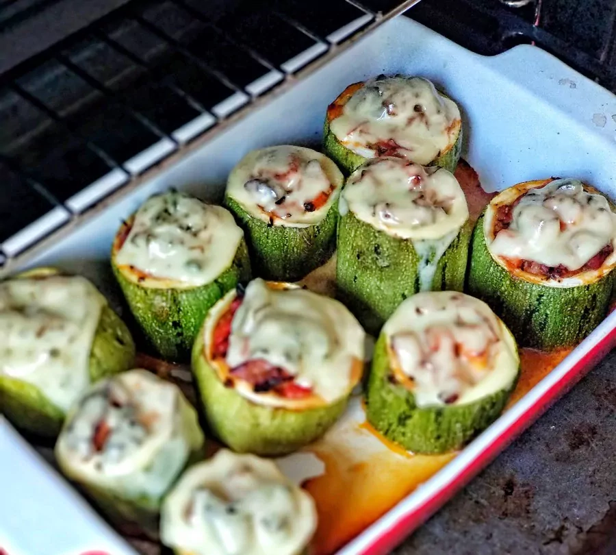 Cukinijų šulinėliai su vištiena - nuo šiol žinau, kur sunaudoti cukinijų derlių!