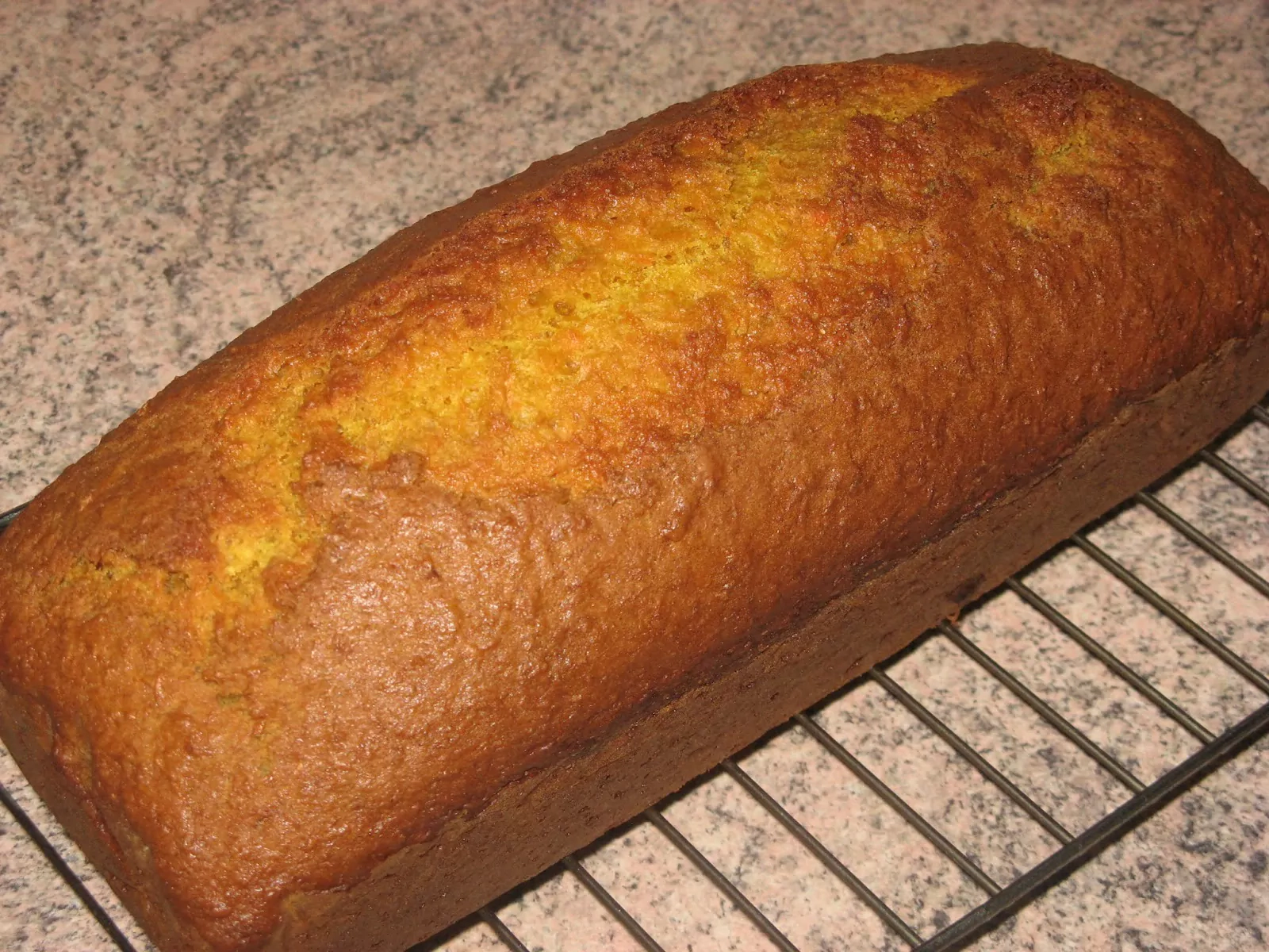 Drėgnas morkų keksas