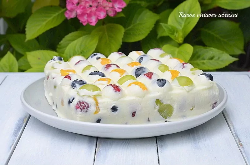 Grietininis tortas su uogomis - toks receptas, turi būti pas kiekvieną šeimininkę!