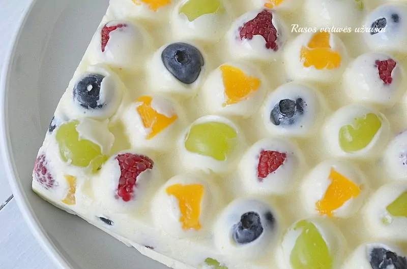 Grietininis tortas su uogomis - toks receptas, turi būti pas kiekvieną šeimininkę!