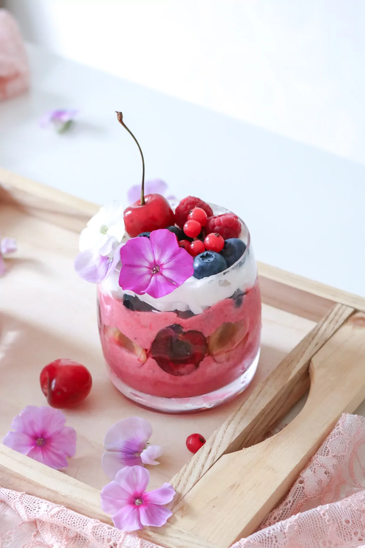 Veganes Eis "Temptation" mit Schlagsahne