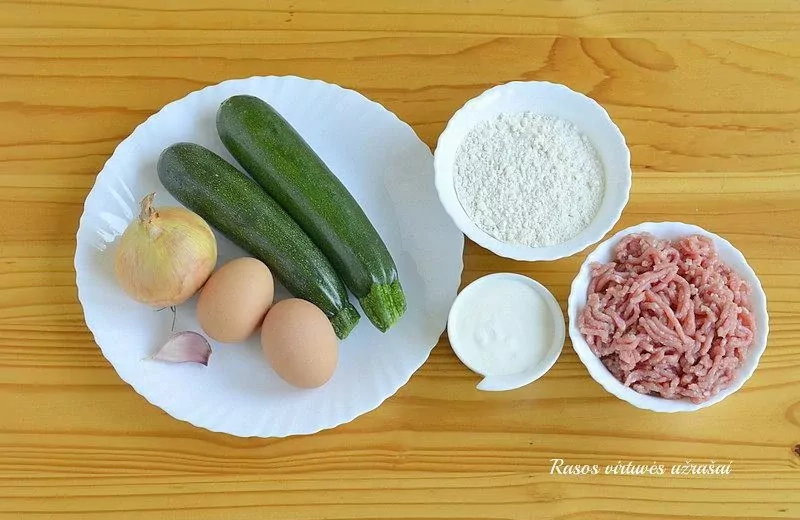 Cukinijų blyneliai su faršo įdaru - labai sultingi, minkšti ir labai skanūs!