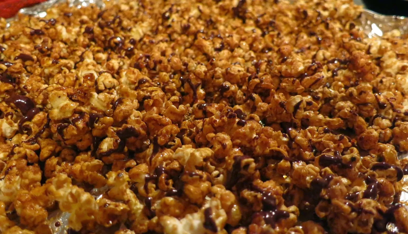 Desertas: Spraginti kukurūzai su karamele ir cinamonu - idealu žiūrint filmą!