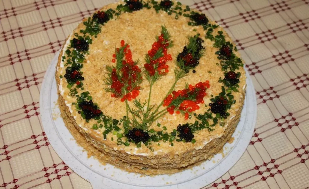 Silkės - lašišos tortas su napoleono lakštais