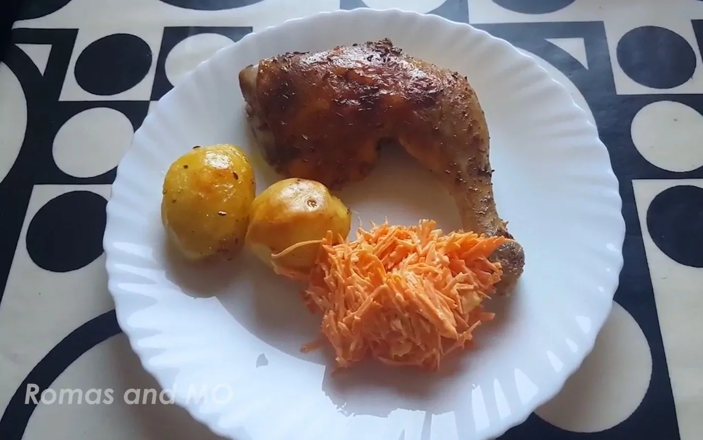 Močiutė iš žematijos parodė kokie yra skaniausi kepti vištienos ketvirčiai ! (+ video)