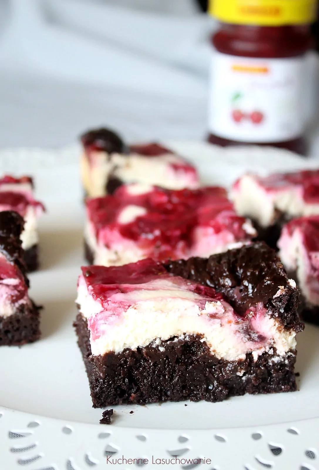 Sernikobrownie z wiśniami Sernikobrownie z wiśniami