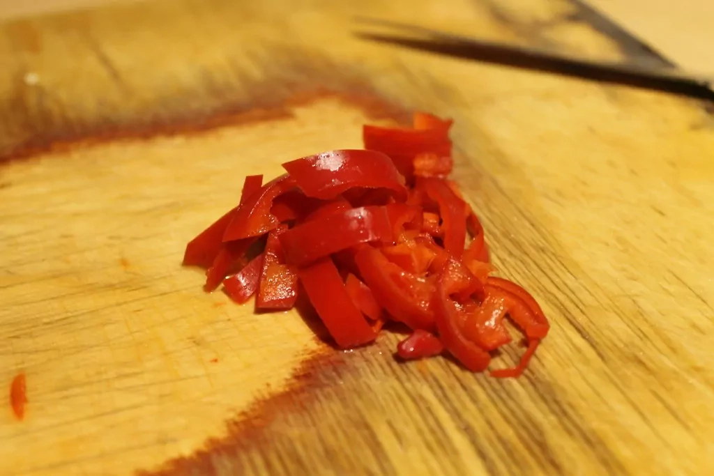 Pasta ar dārzeņiem, vistu un saldo krējumu