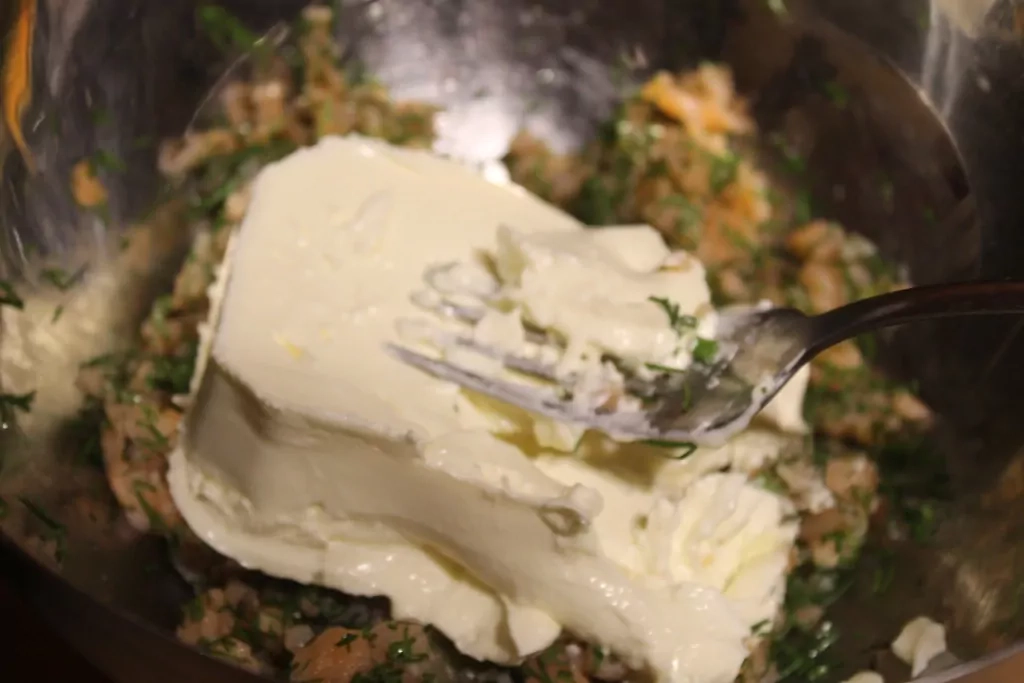 Sāļie groziņi ar svaigo sieru un lasi