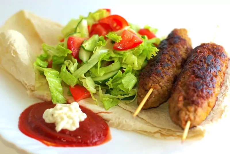 Чокертме кебаб - мясо на гриле с картошкой фри по-турецки (Cokertme Kebab)