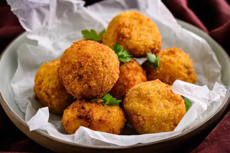 Arancini receptas - risotto ryžių rutuliukai su sūriu