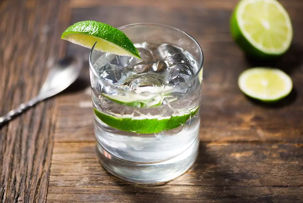 Gin Tonic alkoholischer Cocktail