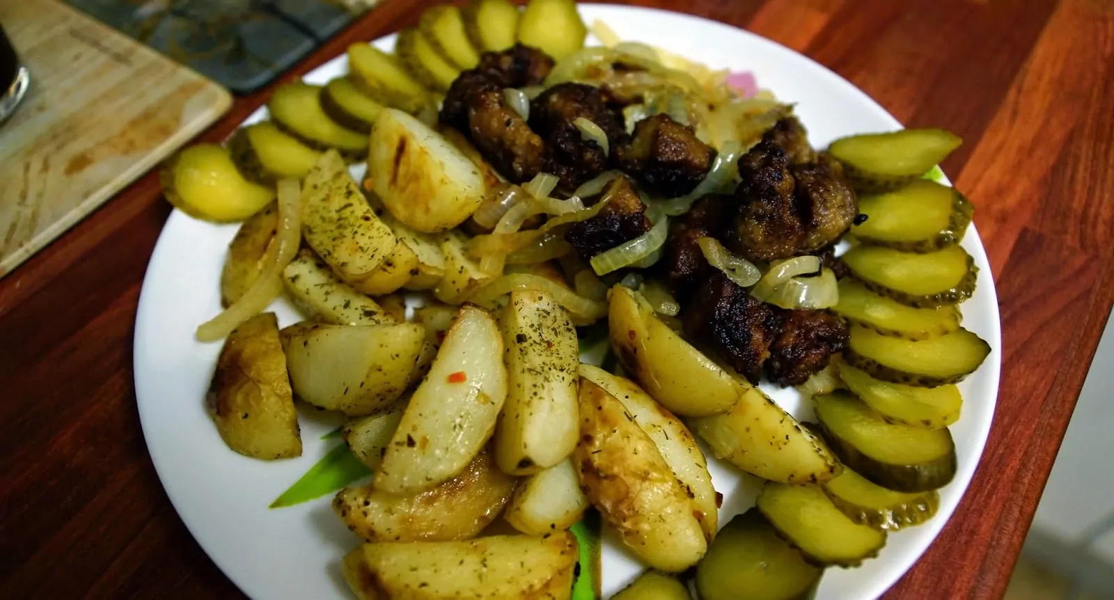 Kiaulienos išpjovos mini karbonadžiukai su svogūnais