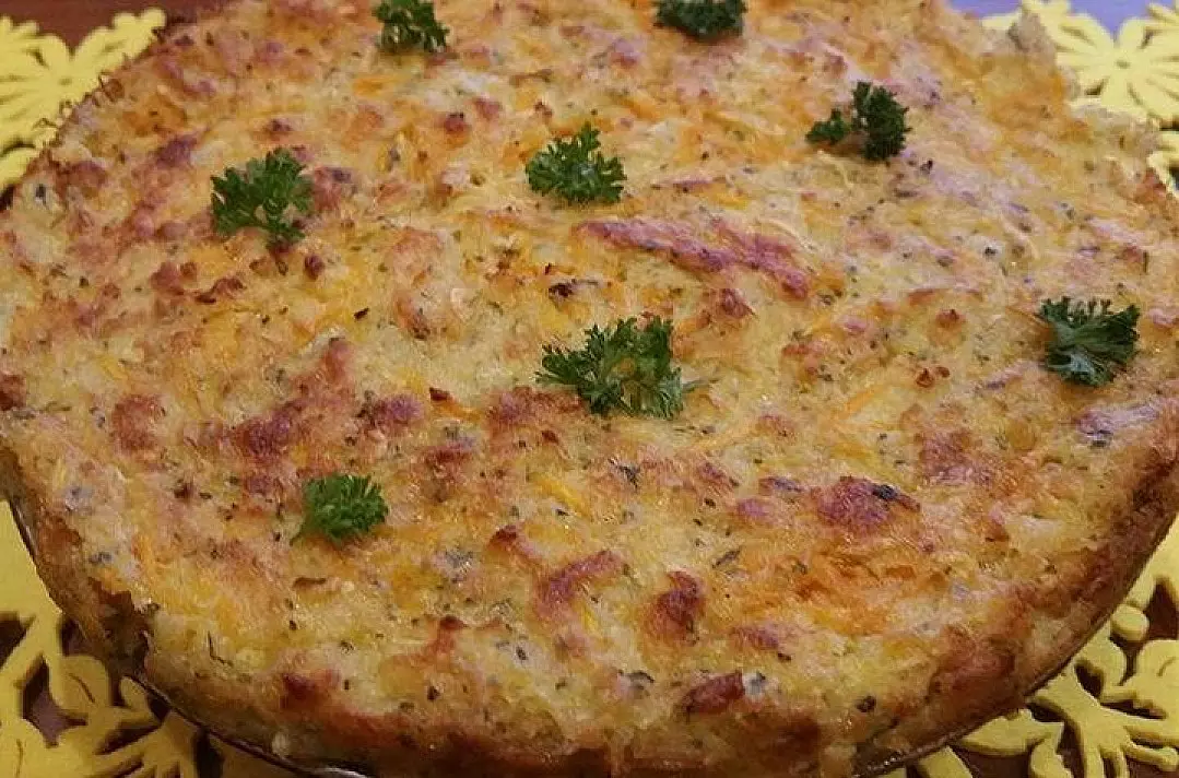 Vegetariškas cukinijų apkepas su morkomis ir sūriu