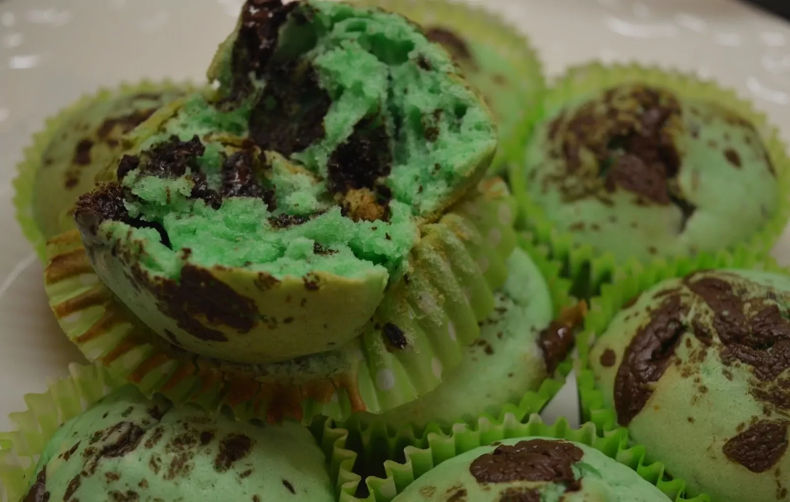 Лучшие мятные кексы с шоколадом - лучшие с первого укуса!