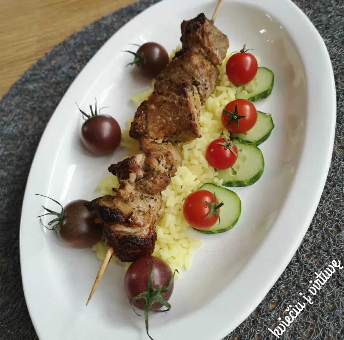 Ale kiaulienos šašlykas orkaitėje su graikišku jogurtu - šeima įvertino puikiai!