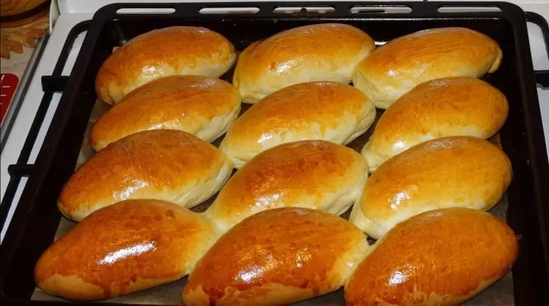 Greiti pyragėliai su kopūstais. Mano mamos receptas – mažai tešlos, daug įdaro! Greiti pyragėliai su kopūstais. Mano mamos receptas – mažai tešlos, daug įdaro!