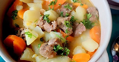 Pats skaniausias antienos troškinys orkaitėje