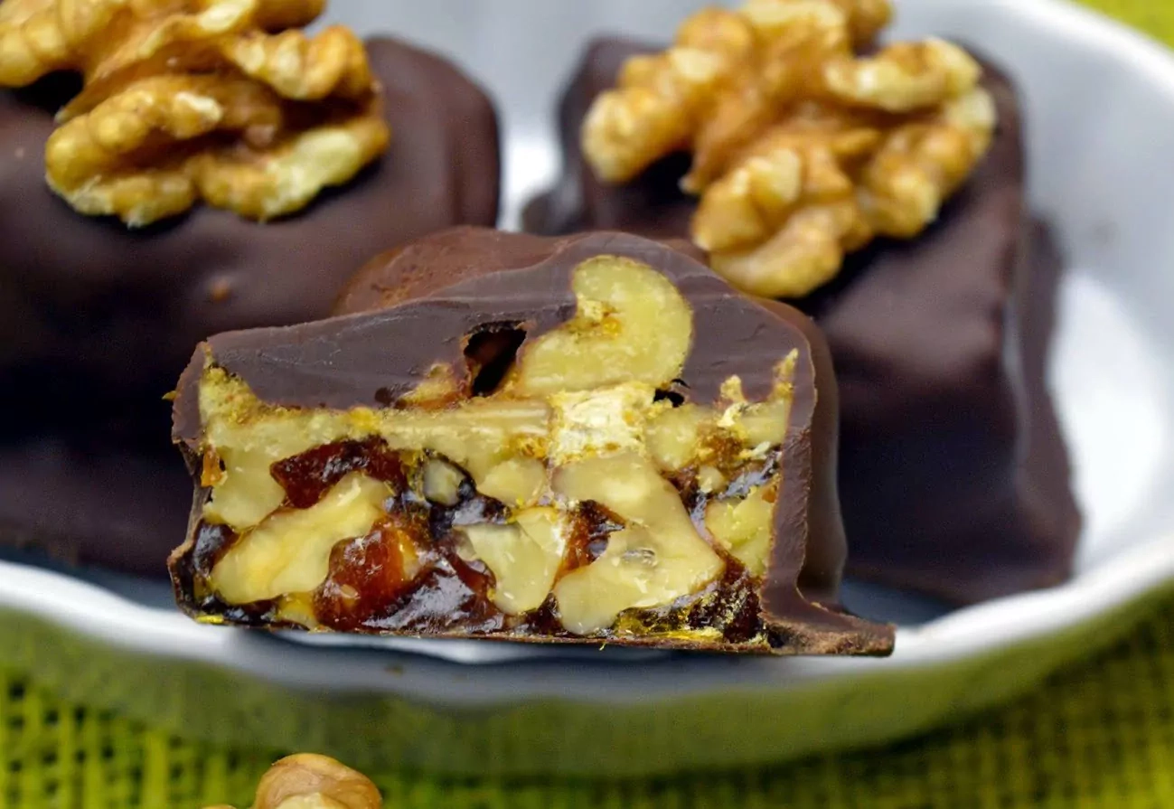 Грильяжовие конфеты - карамель и грецкие орехы в шоколаде!