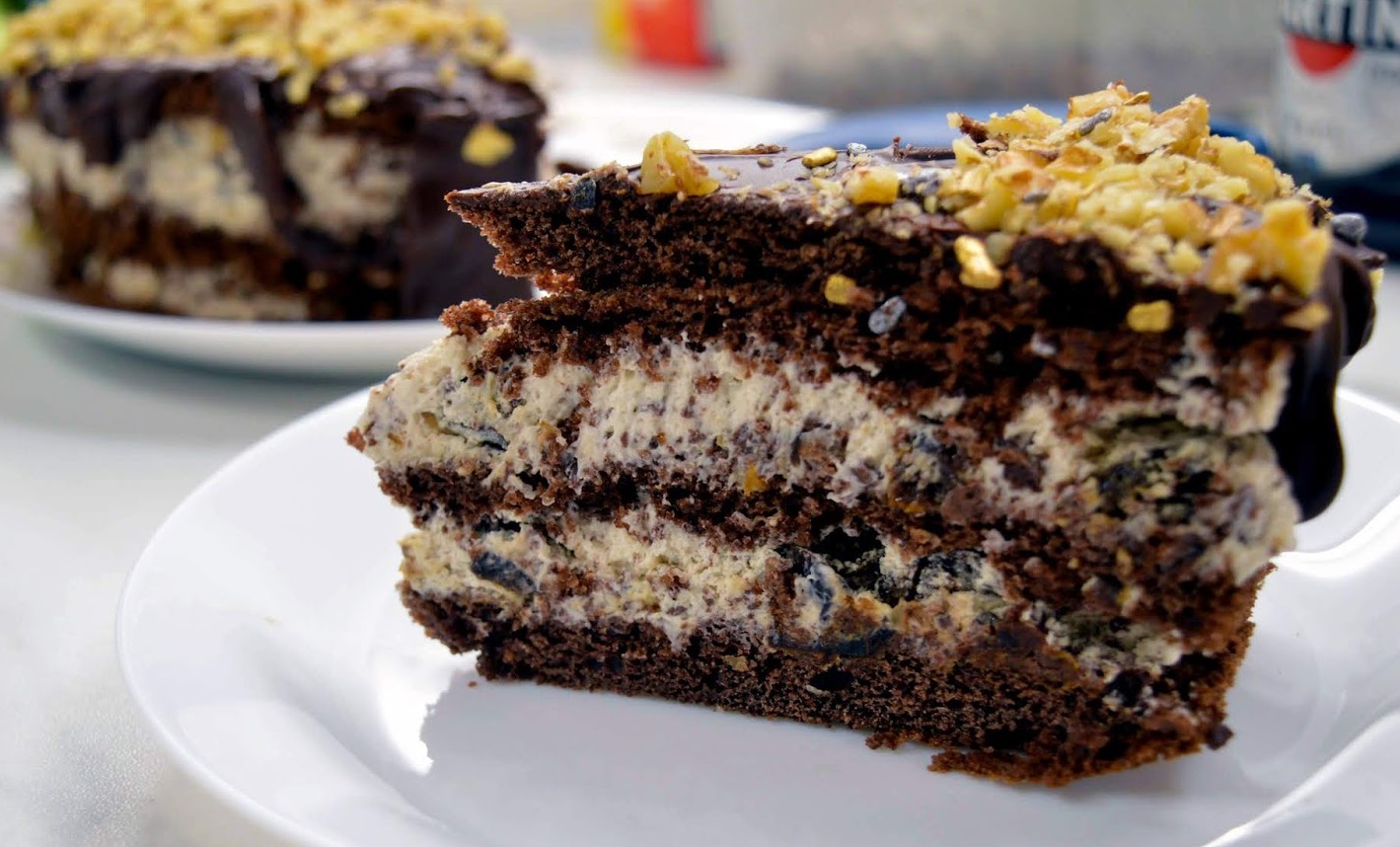 Необычайно вкусный воздушный шоколадный торт со черносливом с грецкими орехами