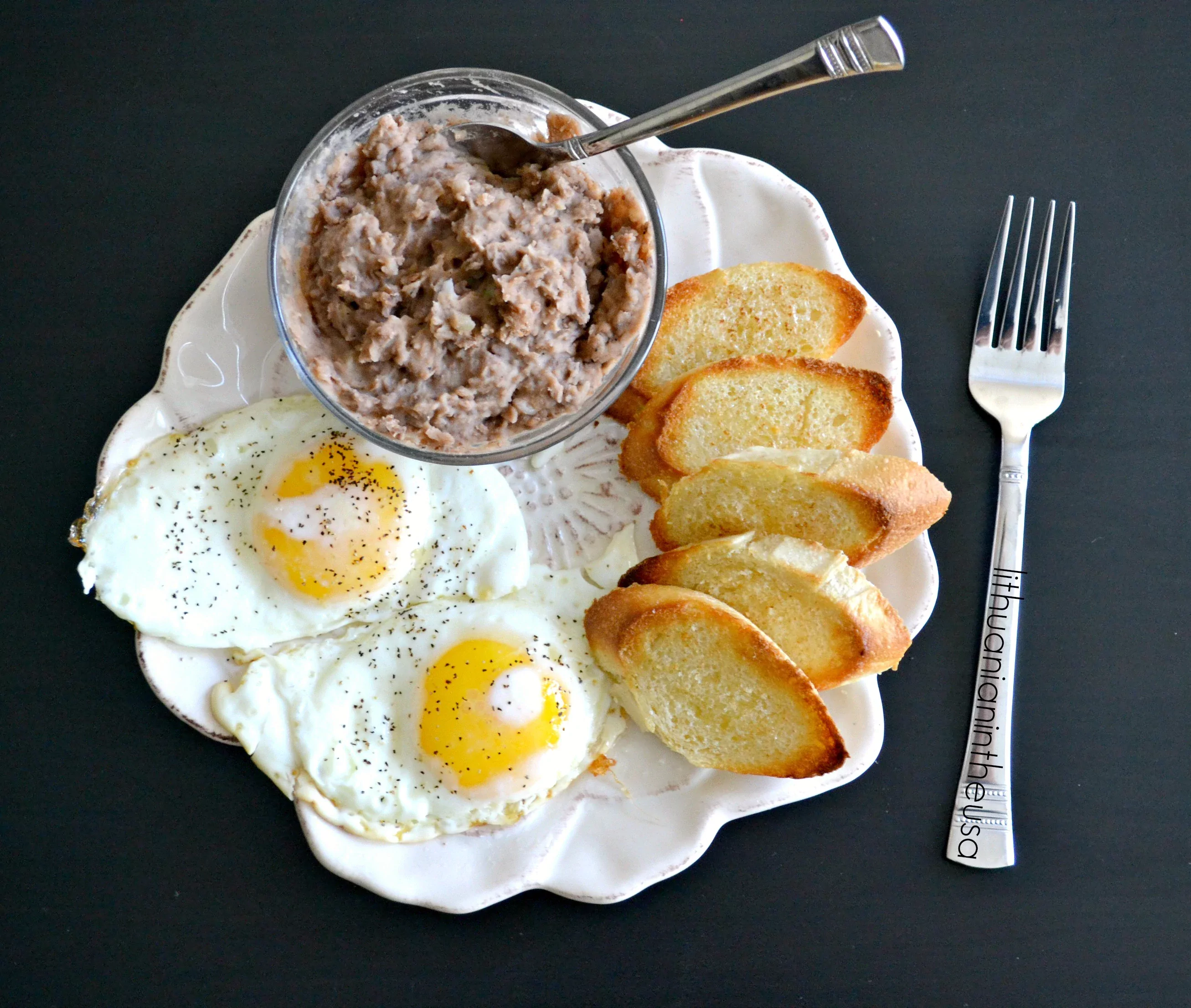 Virtų pupelių užtepėlė su svogūnais