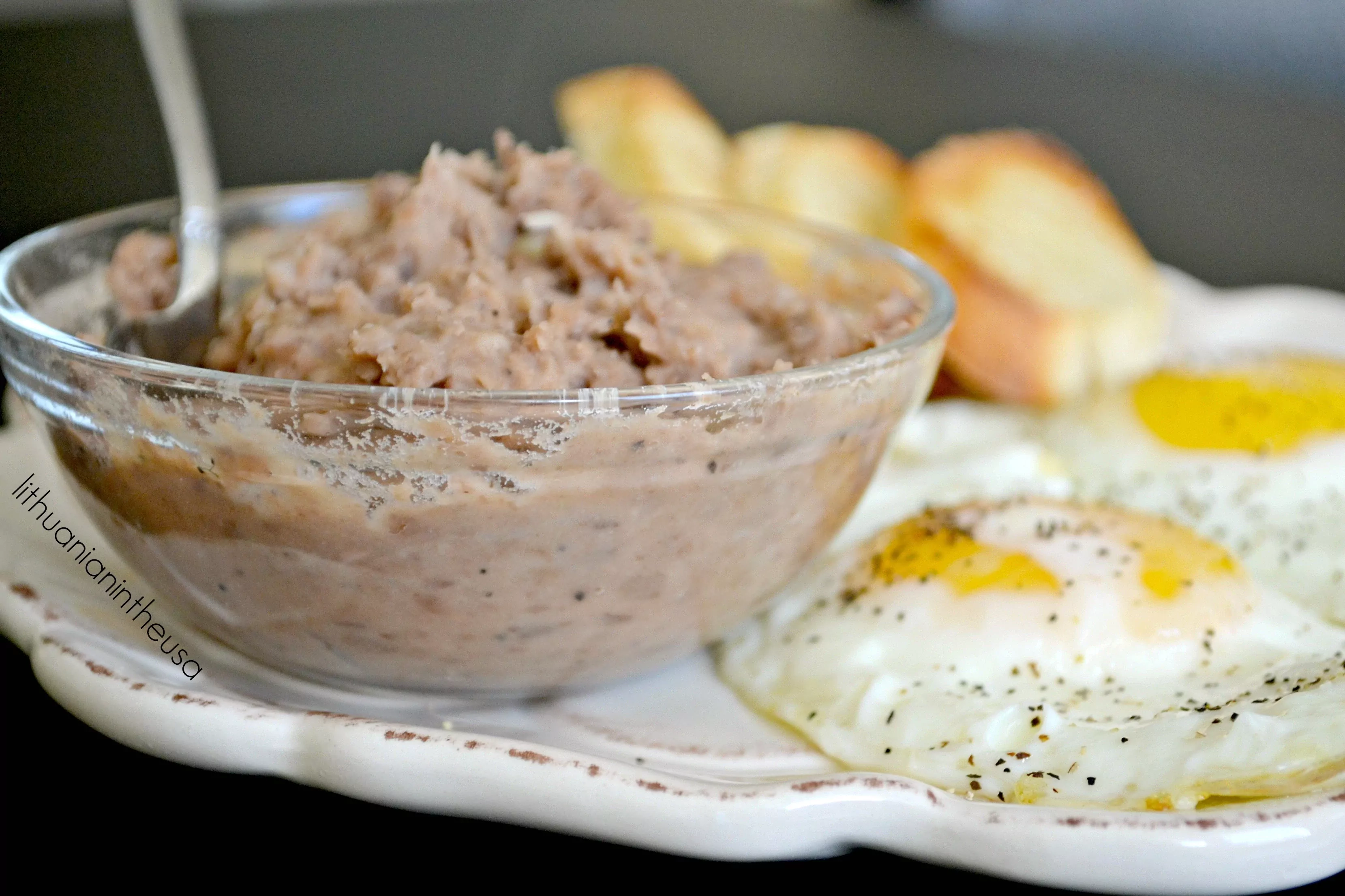 Virtų pupelių užtepėlė su svogūnais