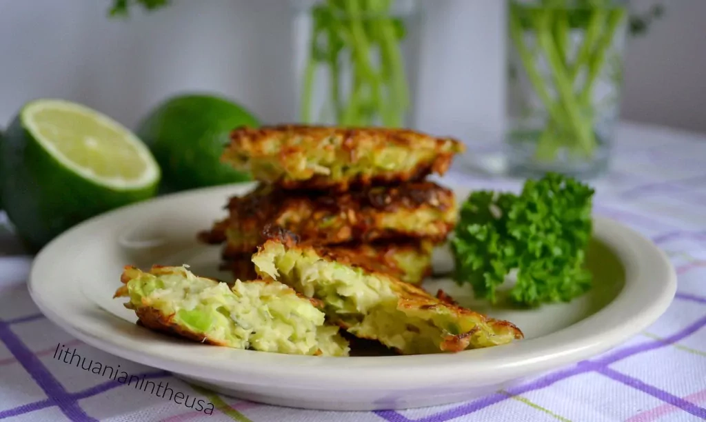 Быстрые вегетарианские блинчики из капусты – для тех, кто считает калории и не только!