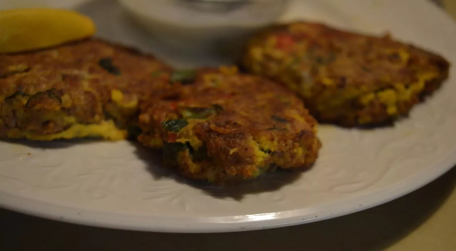 Пирожки-блинчики с тунцом на скорую руку (особенное блюдо всего за 10 минут!)