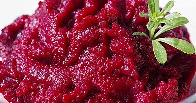 Polish Horseradish with Beets {Ćwikła z Chrzanem}