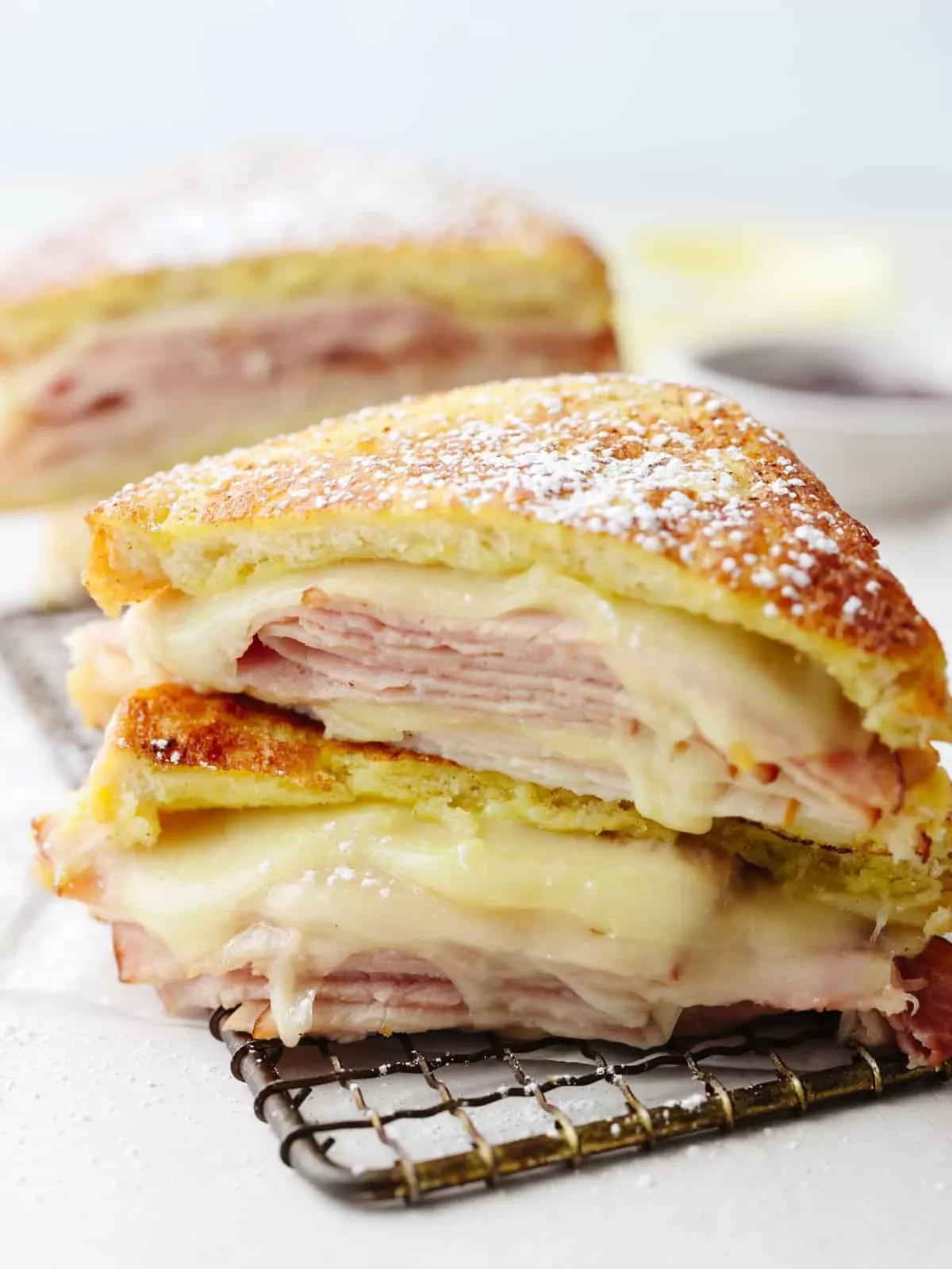 Sandwich - Kanapka Monte Cristo z serem smażonym