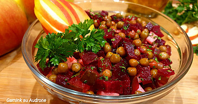 Itin paprasta pagaminti: Burokėlių salotos su obuoliais (prie žuvies arba mėsos!)