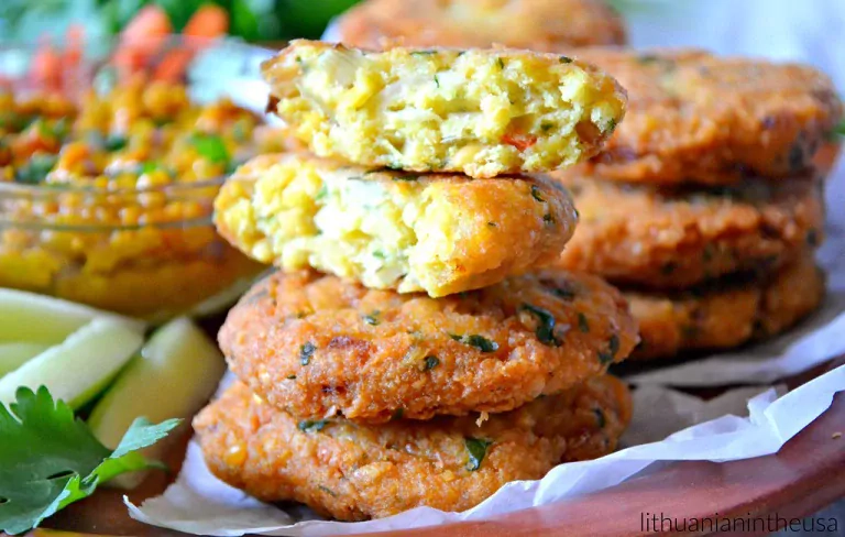 Веганские стейки из жёлтого гороха с карри соусом