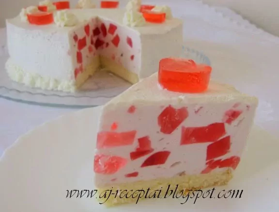 Торт "Йогуртный земляничный мусс"