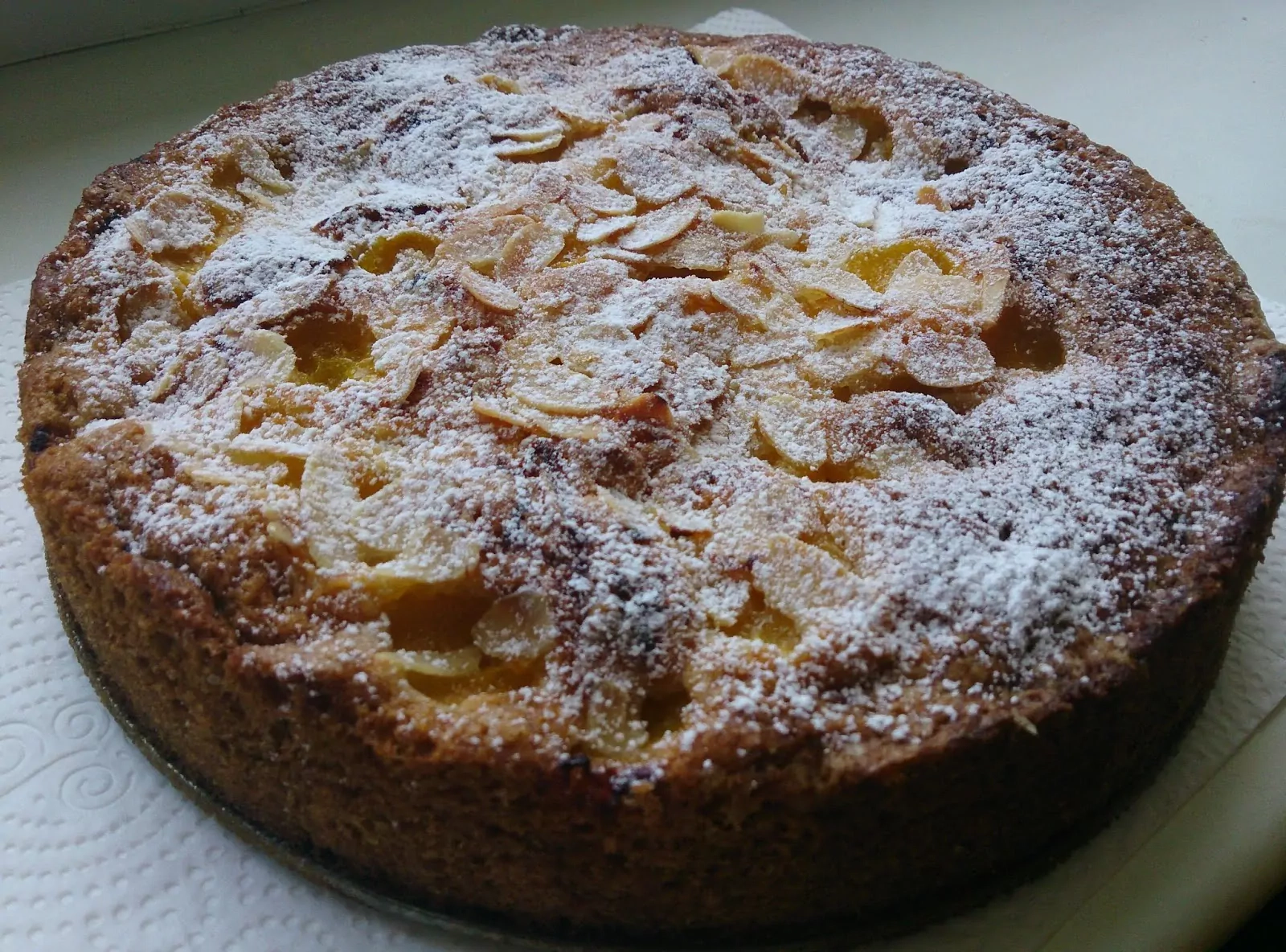 Puikiai pavykstantis pyragas su geltonosiomis slyvaitėmis