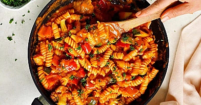 Easy Tofu Tomato Pasta With Vegetables