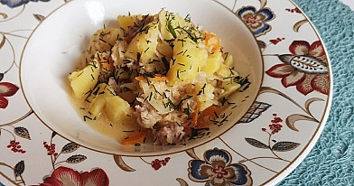 Maltos kiaulienos troškinys su ryžiais, kopūstu ir bulvėmis