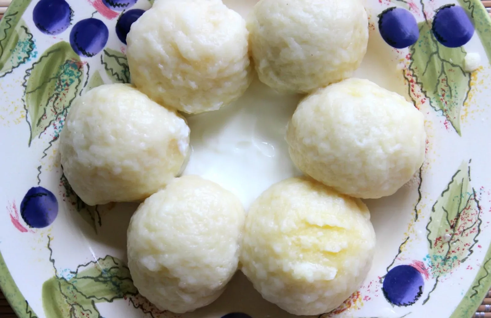 Varškės koldūnai - virtinukai su slyvomis