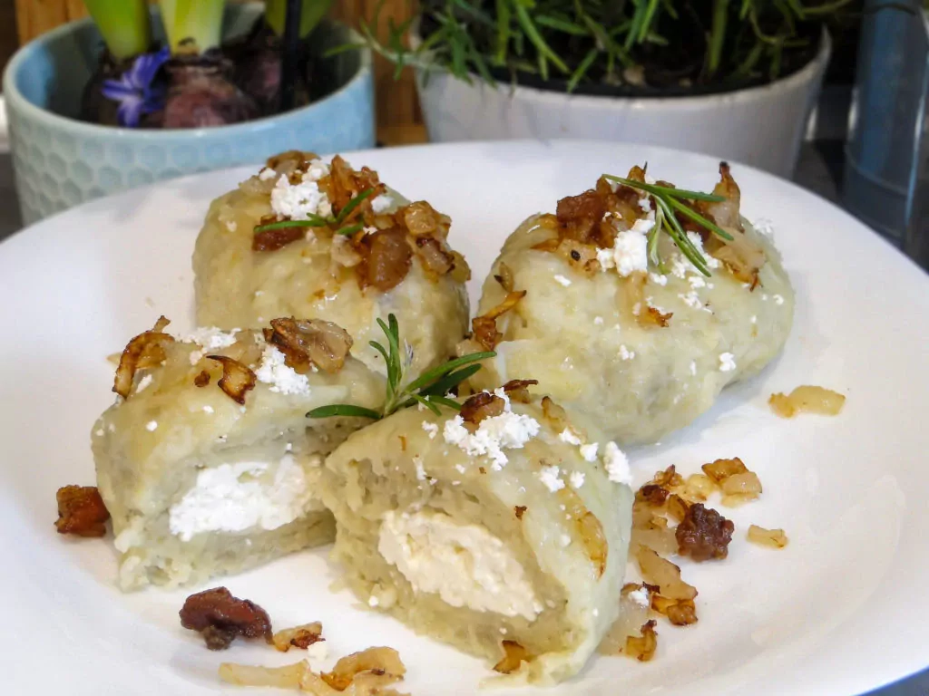 Skaniausi cepelinai su varške ir spirgučiais