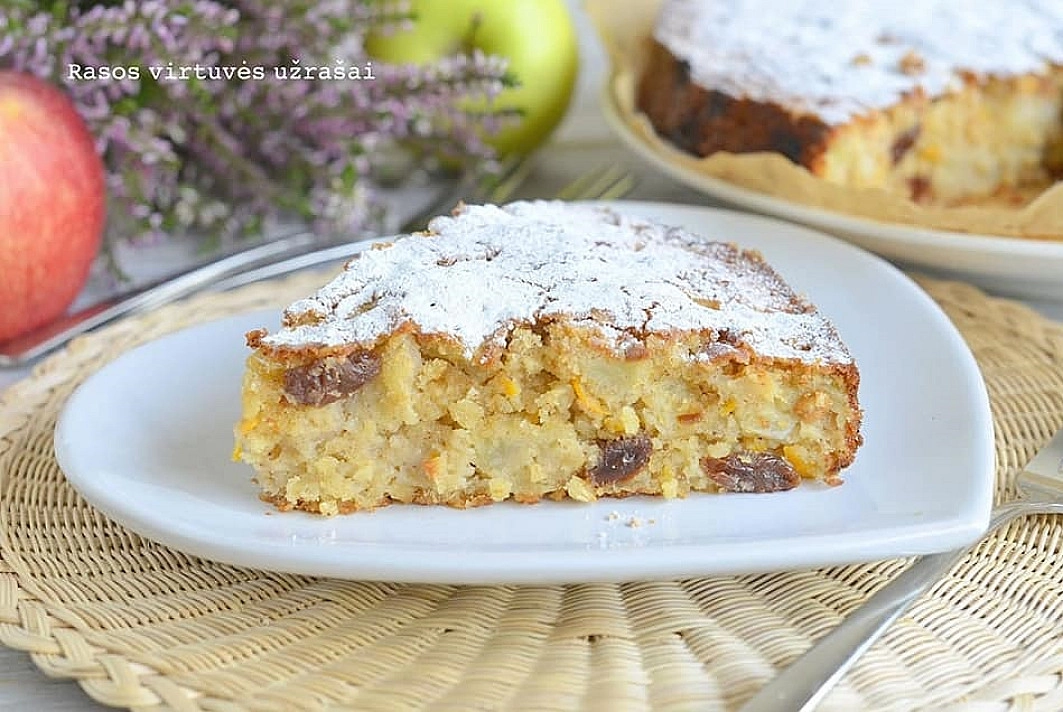 Простой пирог с овсяными хлопьями и яблоками – на удивление отличный вкус!