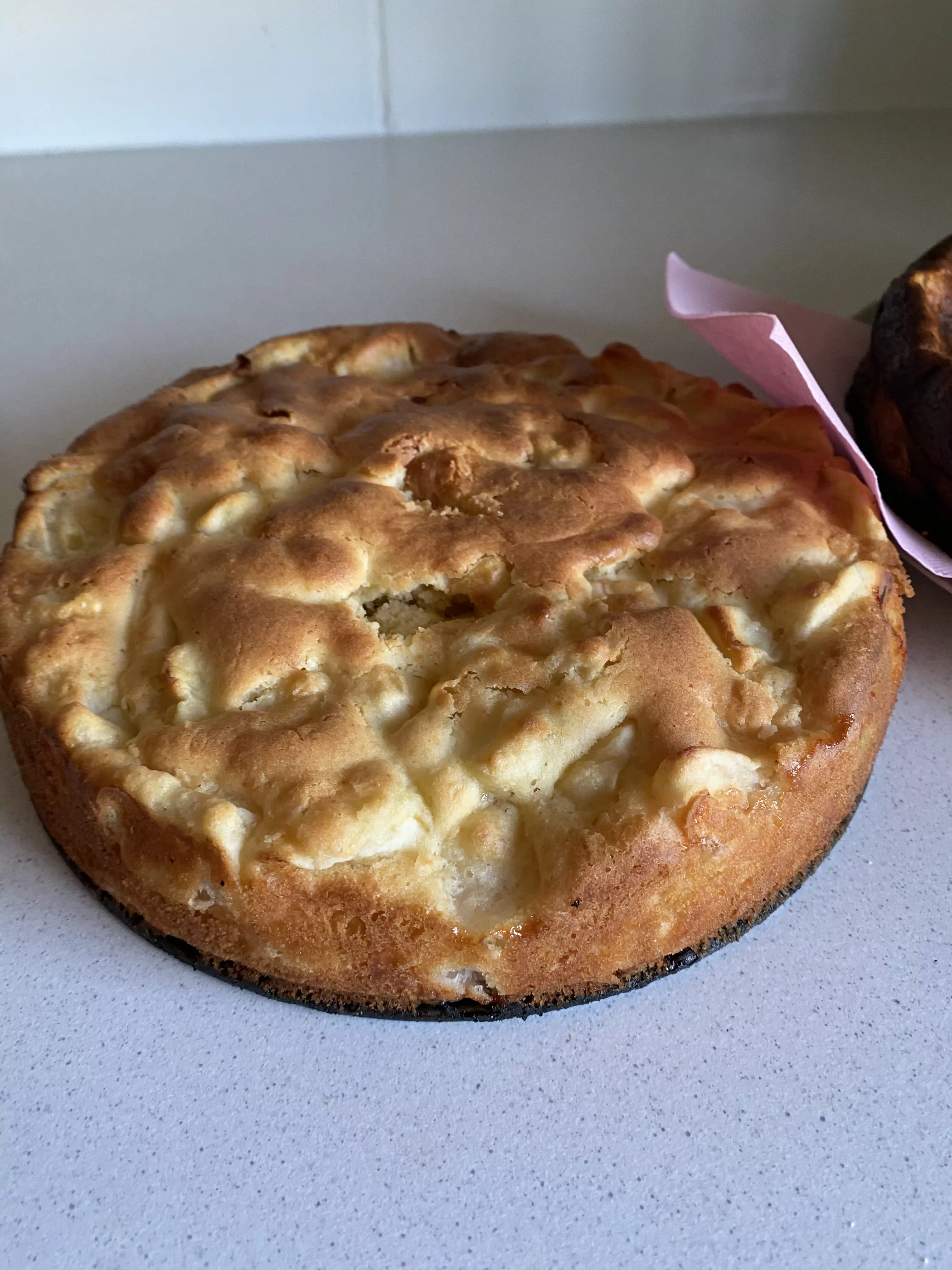 Labai paprastas, greitas ir skanus obuolių pyragas su sviestu