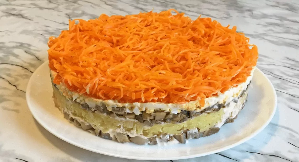 Mišrainė "Lapės kailis" su silke – originalus Kūčių patiekalas